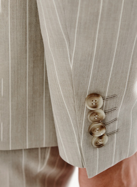 Beżowa marynarka garniturowa w prążek