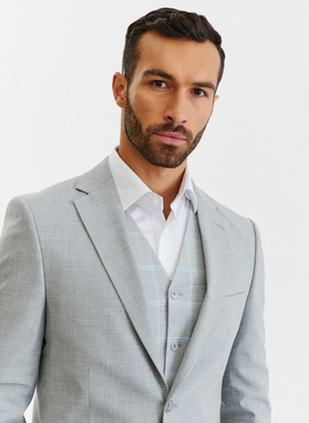 Gładki jasnoszary garnitur męski