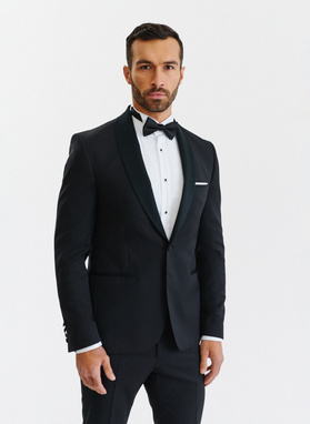 Klasyczny czarny wełniany smoking