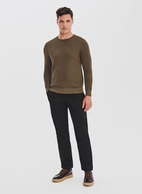 Brązowy sweter męski o-neck