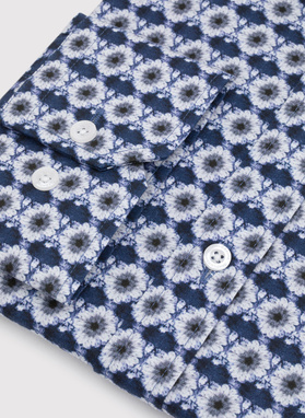 Kwiatowa koszula w kolorze granatowym