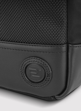 Czarna torba saszetka na ramię