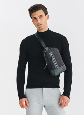 Czarna torba saszetka na ramię