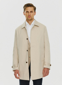 Beżowy wiosenny płaszcz męski