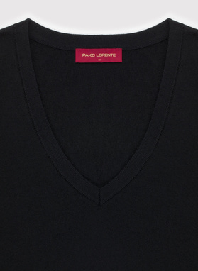 Bezrękawnik z dekoltem w serek