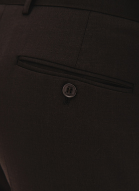 Brązowy garnitur męski