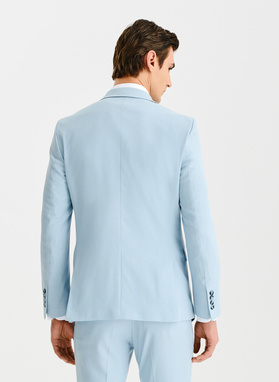 Błękitny garnitur męski