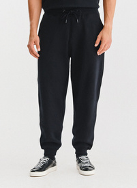 Spodnie dresowe w czarnym kolorze