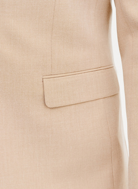 Beżowy garnitur męski