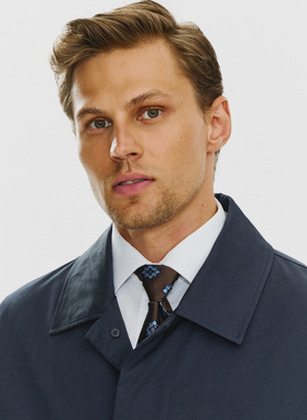 Granatowy wiosenny płaszcz męski