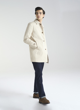 Beżowy wiosenny płaszcz męski