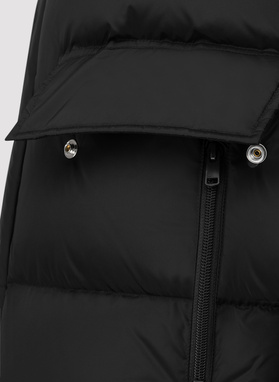 Czarna długa pikowana kurtka