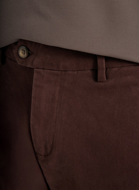 Brązowe spodnie chino z bawełną