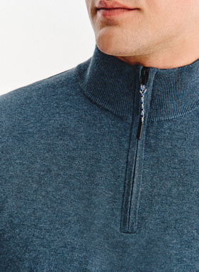 Granatowy sweter z rozpinaną stójką