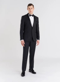 Ślubny smoking męski w kolorze czarnym