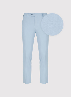 Błękitny garnitur męski