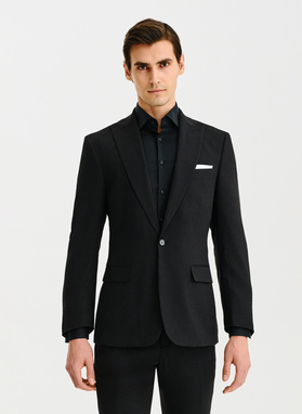 Czarny garnitur męski