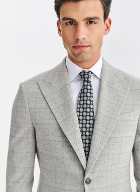 Szary garnitur męski w kratkę