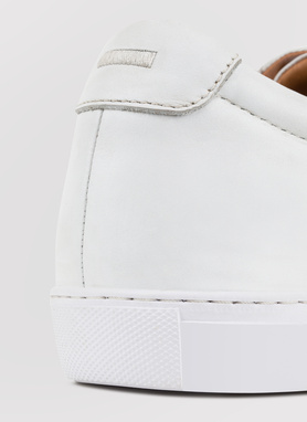 Białe sneakersy męskie