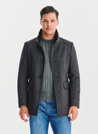 Szary płaszcz zapinany na guziki