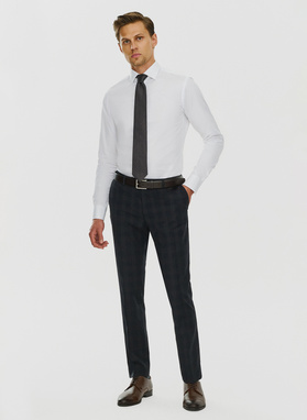 Męskie spodnie garniturowe w odcieniu granatowym