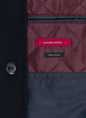 Granatowy płaszcz męski z podwójnym kołnierzem