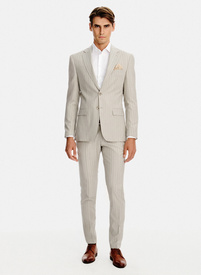 Beżowy garnitur męski w prążek