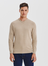 Beżowy sweter męski v-neck