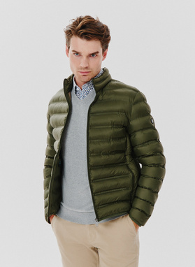 Krótka pikowana kurtka w kolorze zielonym