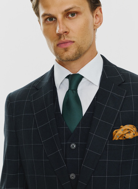 Trzyczęściowy granatowy garnitur męski w kratę