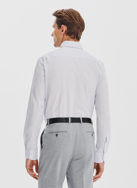 Błękitna koszula męska z kontrastowym wykończeniem