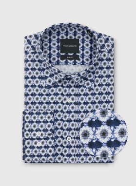 Kwiatowa koszula w kolorze granatowym