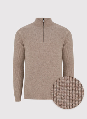 Beżowy sweter z rozpinaną stójką