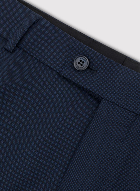 Granatowy garnitur męski