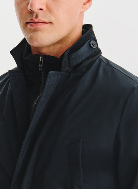 Granatowy płaszcz męski