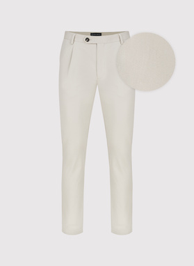 Beżowe spodnie z zaszewkami