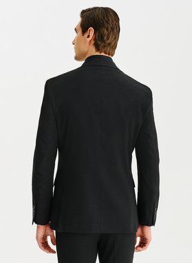 Czarny garnitur męski