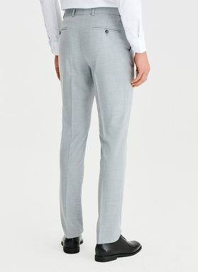 Szary garnitur męski