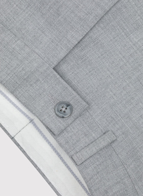 Męskie jasnoszare spodnie garniturowe