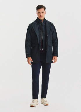 Granatowy płaszcz męski
