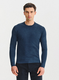 Ciemnoniebieski sweter męski