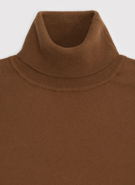 Kamelowy gładki golf męski