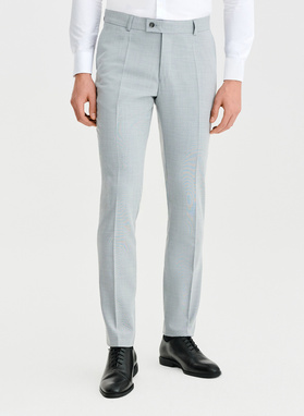 Szary garnitur męski