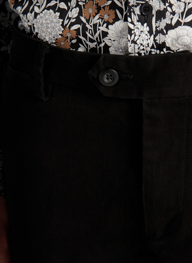 Czarne spodnie chino z bawełną