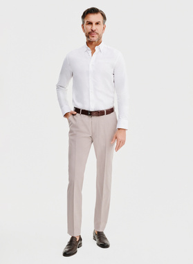 Gładki różowy garnitur męski