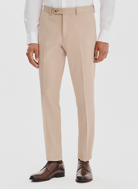 Gładki beżowy garnitur męski