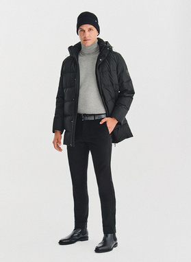 Czarna puchowa kurtka męska