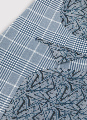 Niebieski garnitur w kratę