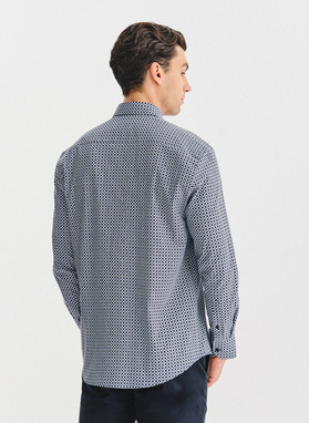 Granatowa koszula we wzór geometryczny