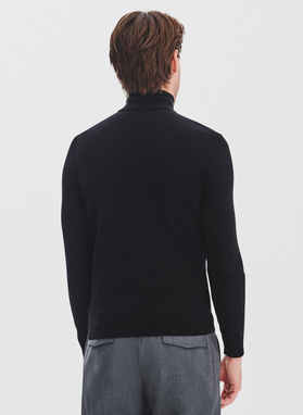 Czarny gładki golf męski